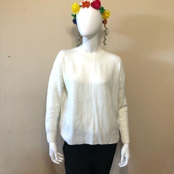 BP. Cozy Sweater Size Medium - Picture 3 of 12